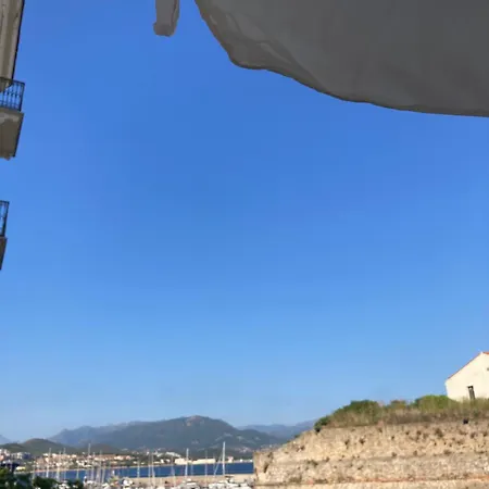 Spacieux Confort Cite Imperiale Ajaccio (Corsica)